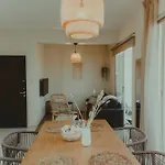 アパート Charming Boho Retreat - 2br - Walk2beach - ラルナカ
