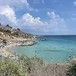 Charming Boho Retreat - 2br - Walk2beach - ラルナカ