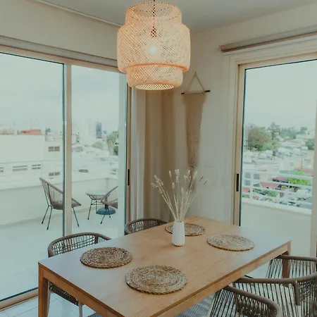 Palm View With Private Rooftop Apartmán *