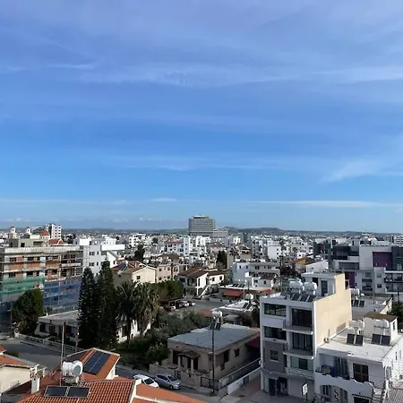 Palm View With Private Rooftop Larnaca